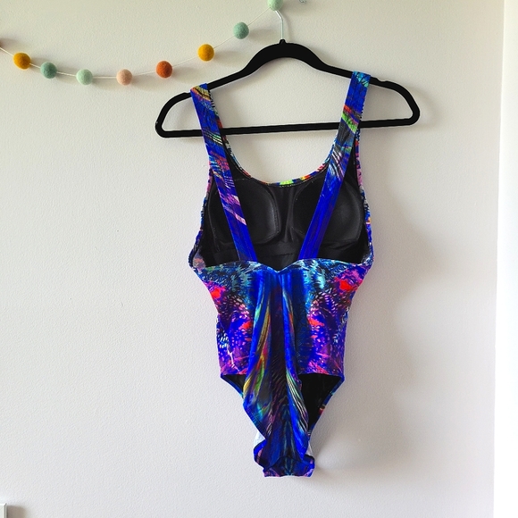 Psychic tank swimsuit - Picture 3 of 5